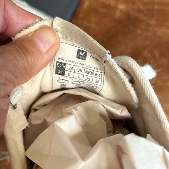 Veja "Wata" Canvas Sneakers in Size 6 - Picture 3 of 4